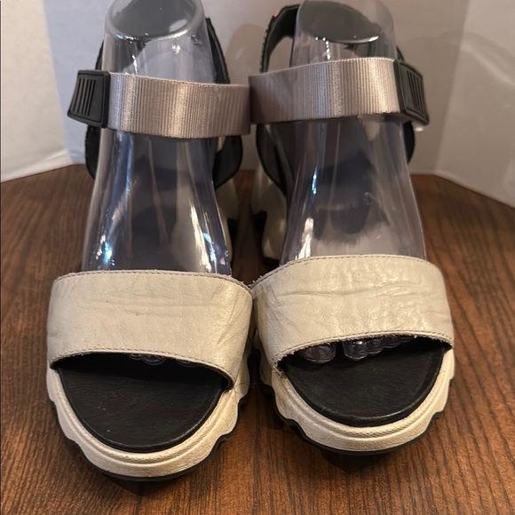 Sorel women’s Kinetic Sling Low Platform Sandal. Women size 9.5 - Picture 3 of 8